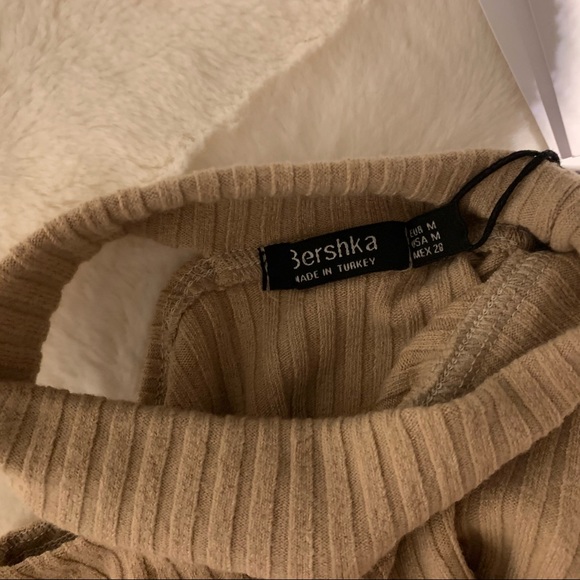 Bershka | Long Sleeve Beige Crop Nevk Top - Picture 11 of 12